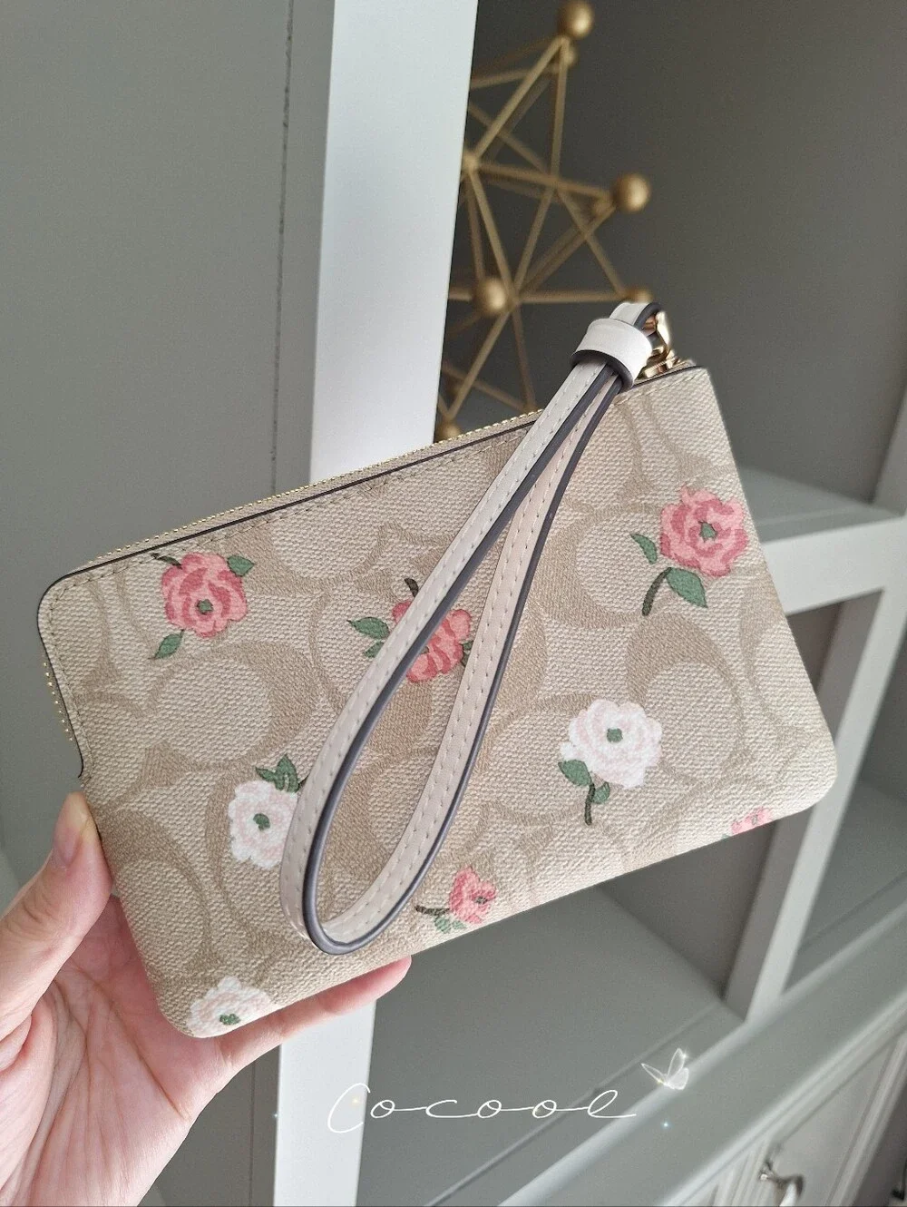 NWT Coach Floral Zip Wristlet in Beige Signature Canvas